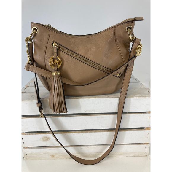 MICHAEL KORS, MEDIUM TAUPE PEBBLED LEATHER CROSSBODY BAG - Picture 1 of 16
